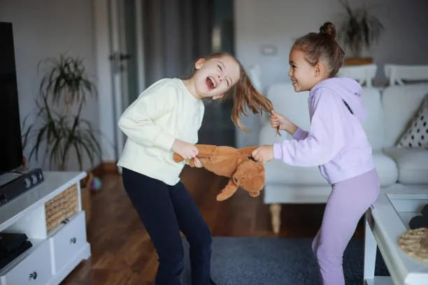 كيفية تعديل سلوك الطفل العنيف