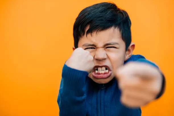 كيفية تعديل سلوك الطفل العدوانى